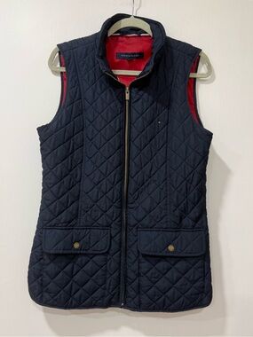 Tommy Hilfiger Navy Quilted Zip-Front Sleeveless Vest with Red Trim